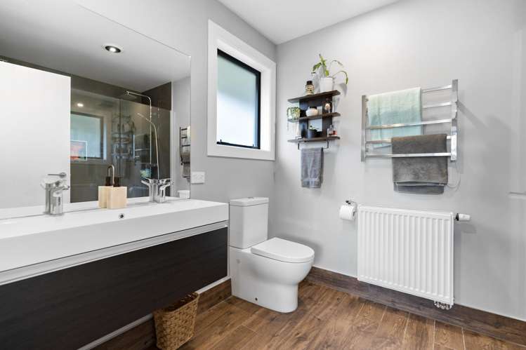 11 Sandford Terrace Lower Shotover_12