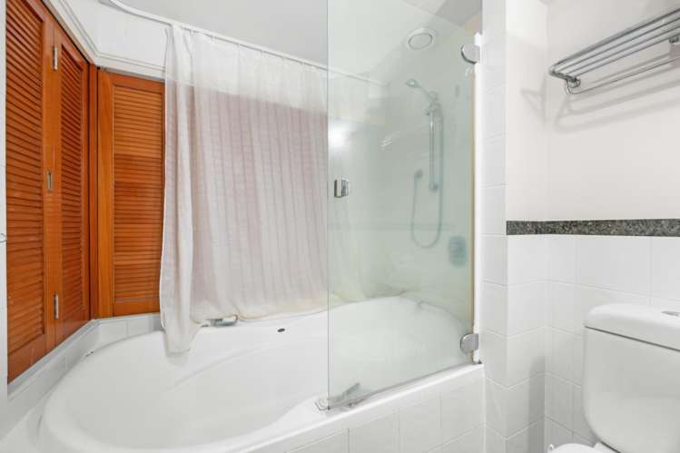 1N/100 Greys Avenue Auckland Central_8
