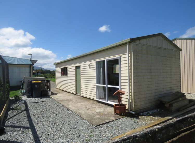 7 Somerville Road Reefton_22