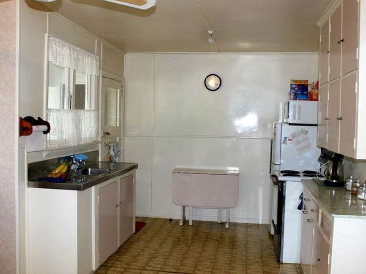 35 Clifton Avenue Carterton_2