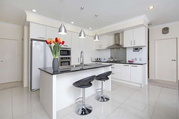 24 Kestev Drive Flat Bush_6