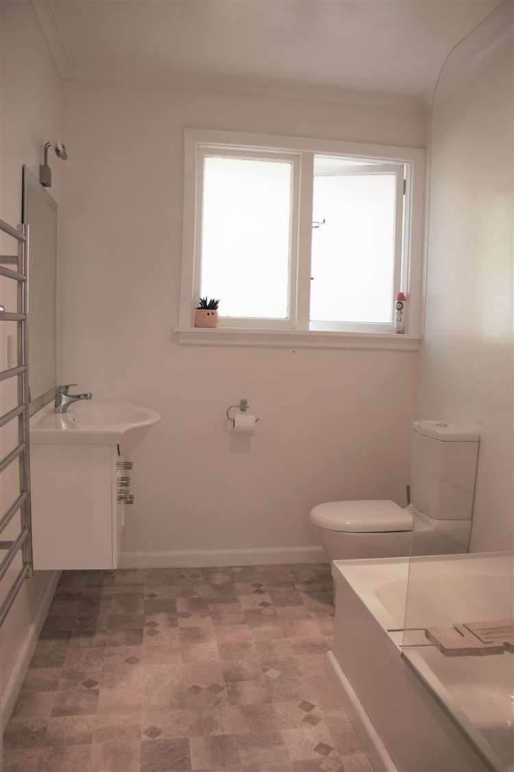 38 Reid Crescent Allenton_15