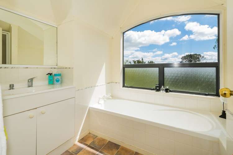 2/32b Verbena Road Birkdale_12