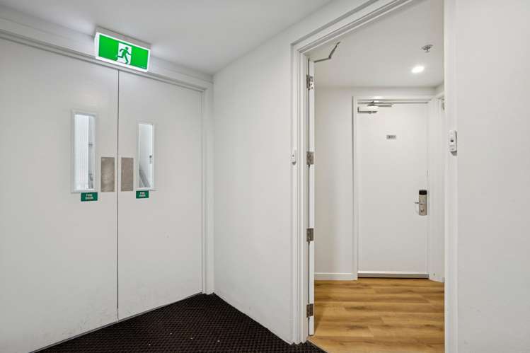 201/21 Stanley Street Queenstown_8