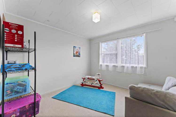 7 Rainbow Place Wattle Downs_9