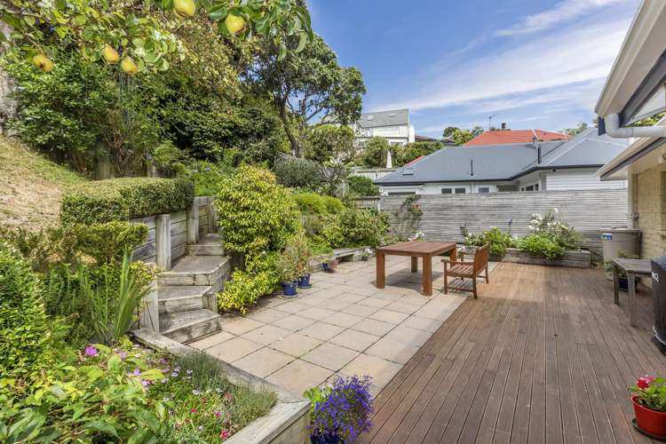 5 Kellsmere Crescent Island Bay_16