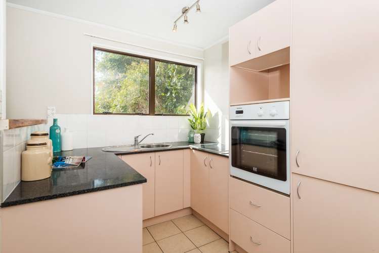 12 Halloran Place Massey_6