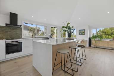2/4 Richards Avenue_3