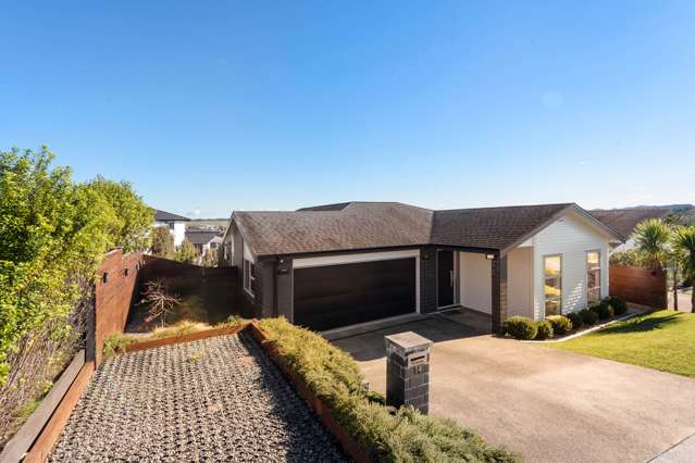 Spacious 5 Bed Family Home in Millwater