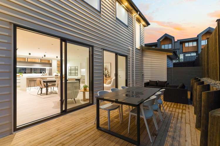 6 Luff Place Long Bay_42