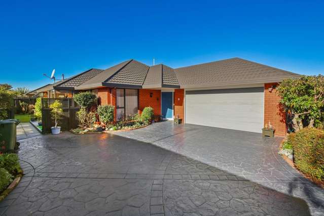 Private & Easy-Care Townhouse...Prime Location!