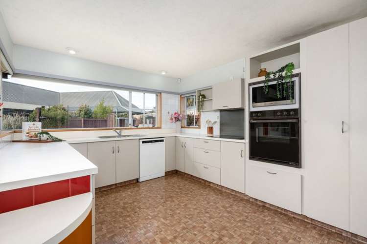 32 Townshend Crescent_5