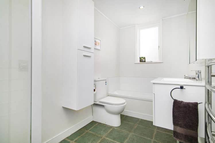 6 Sherwood Street Woburn_12