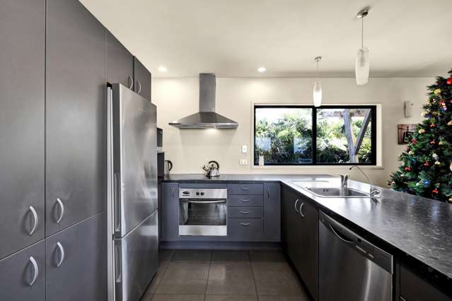 1955 Egmont Road Kaimiro_1