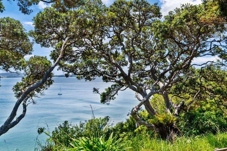 2 Platinum Place Matapouri_14