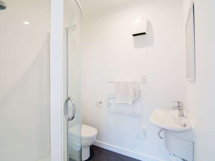 57 Montreal Road Toi Toi_10