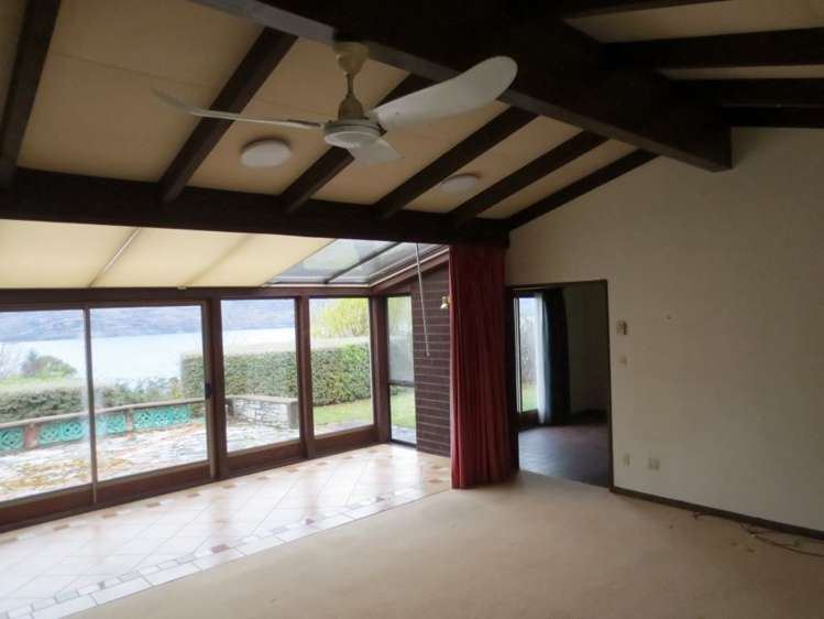 26 Arawata Terrace Fernhill/Sunshine Bay_5