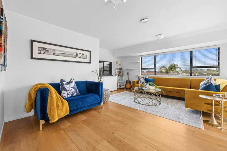 3 Pinewood Grove Botany Downs_7