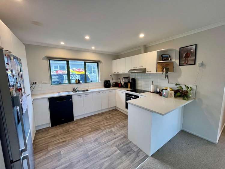 A/12 Grainger Road Te Atatu South_8