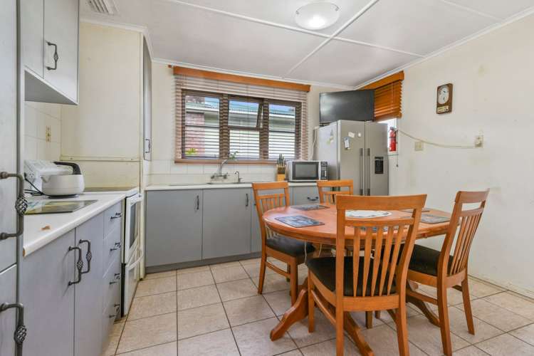 127 Forest Hill Road Henderson_12