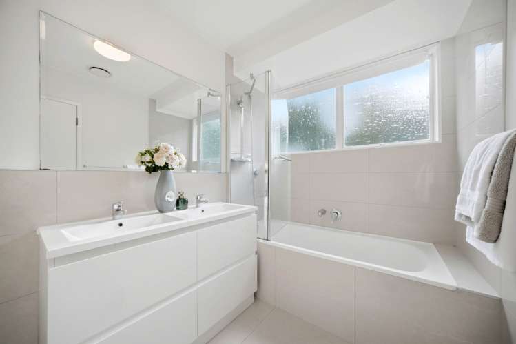 70 Ravenwood Drive Forrest Hill_13