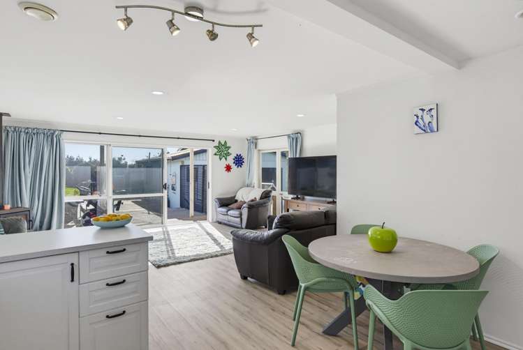 11 Rodney Avenue Te Horo Beach_11