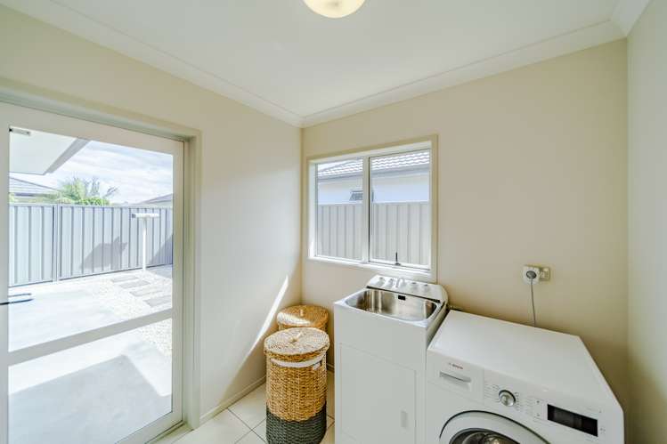 15 Portland Place Poraiti_12