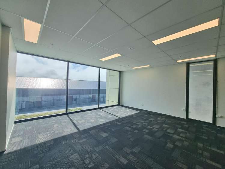 2/20 Highgate Parkway Silverdale_2