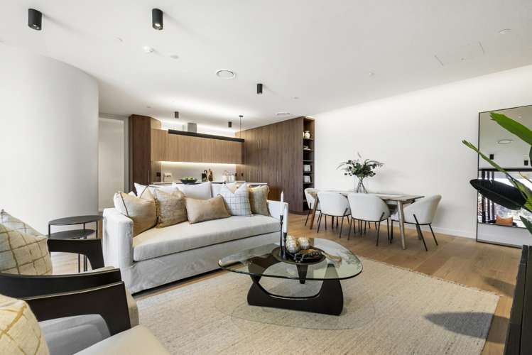 6/423-427 Beach Road_5