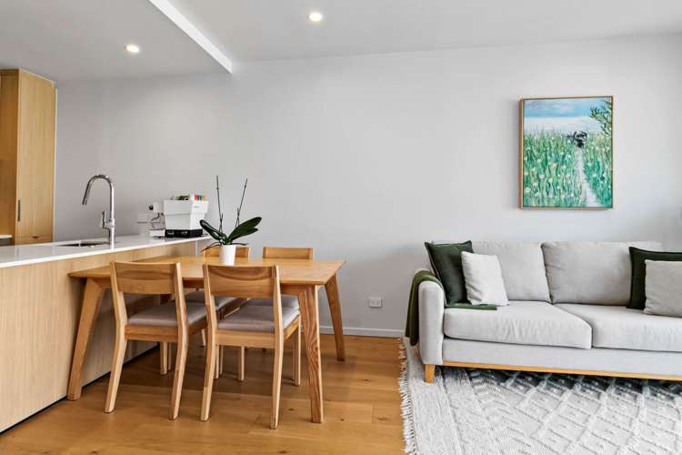 218/9 Madeira Lane Grafton_6