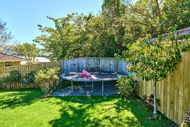 8 Beazley Avenue Paparangi_24