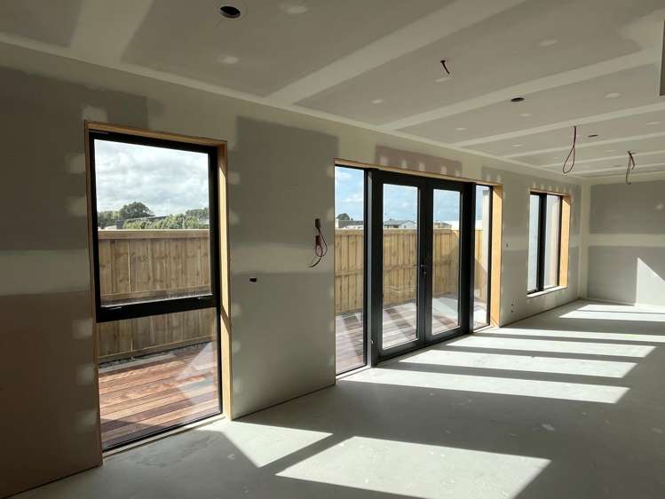 7/1 Lake Bryndwr Lane_0