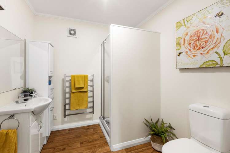 19 Paddington Grove Karori_12