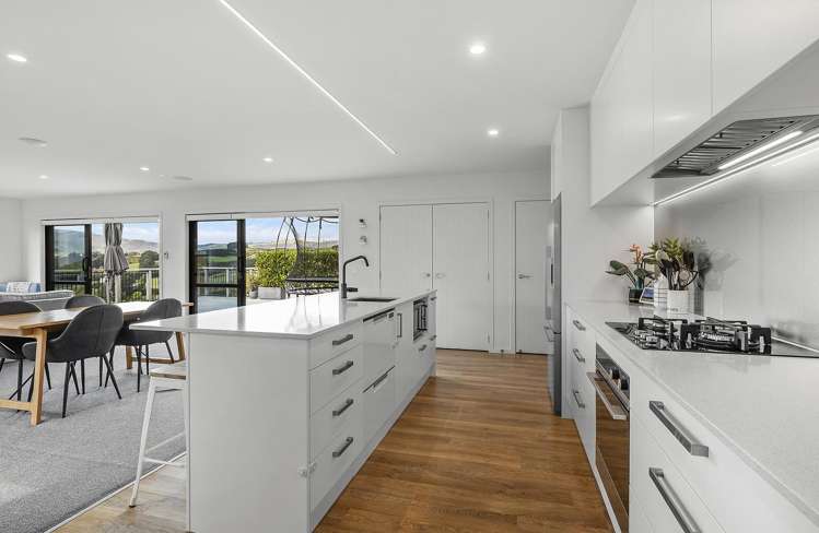 168 Endeavour Drive Whitby_1