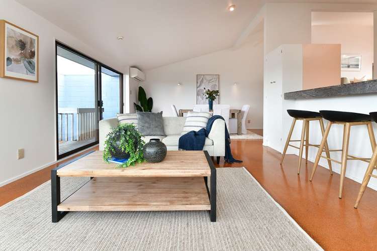 2/3 Beach Road Stanmore Bay_20