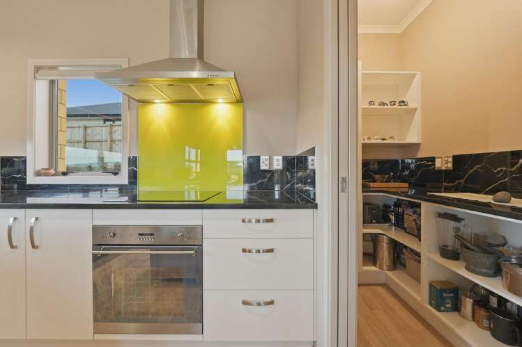 85C Dixon Road Glenview_9