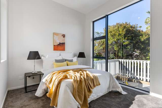 2/32 Caversham Drive Torbay_4