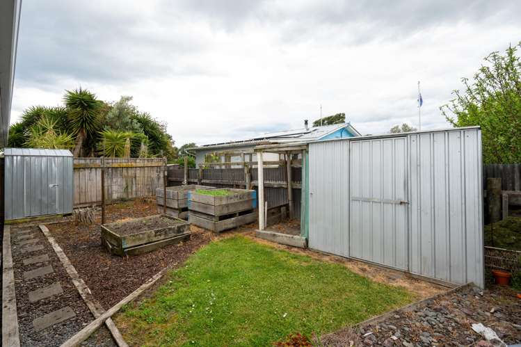 7 Holden Avenue Haumoana_17