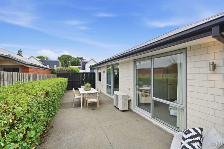 2B Gilbert Place Sydenham_13