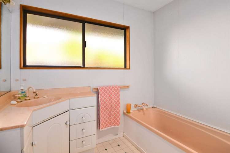 44 Farnham Drive Richmond_14