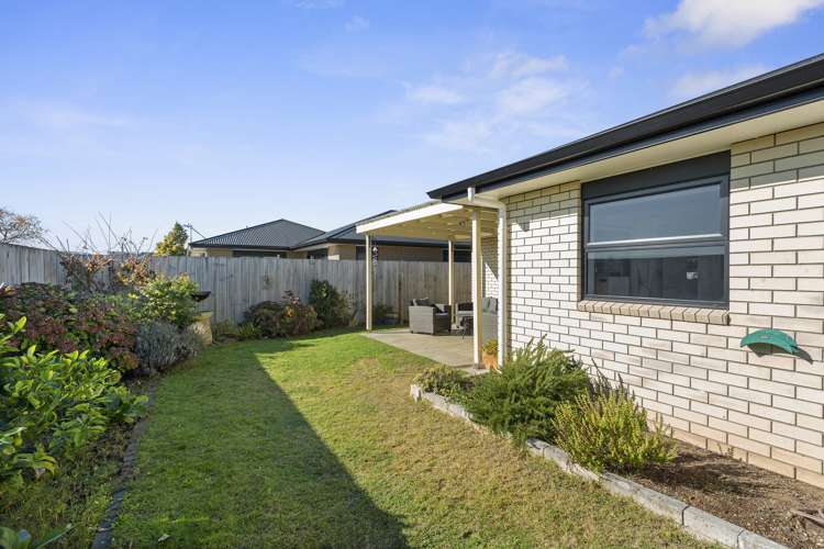 8/11 Errol Close Burbush_11