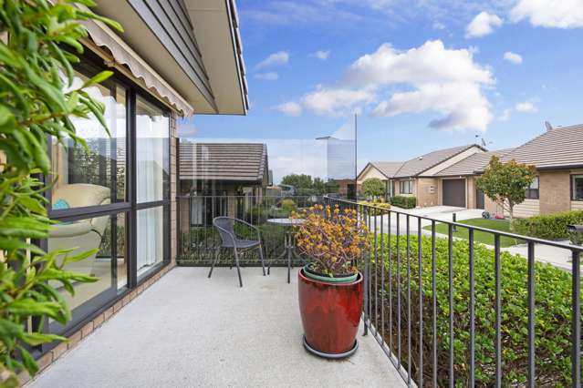 50 Royalle Mews Botany Downs_1