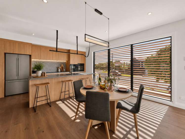 64 Codrington Cresent_0