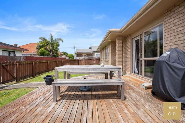 15a Youngs Road 10938_1
