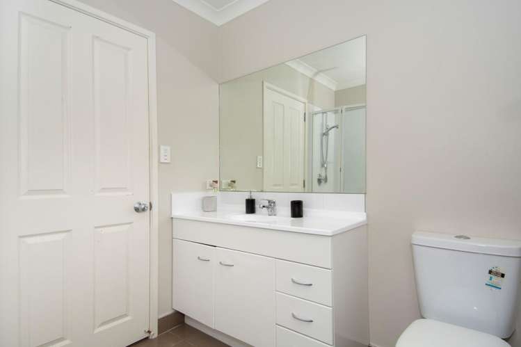 8 Blossom Grove Papamoa_12