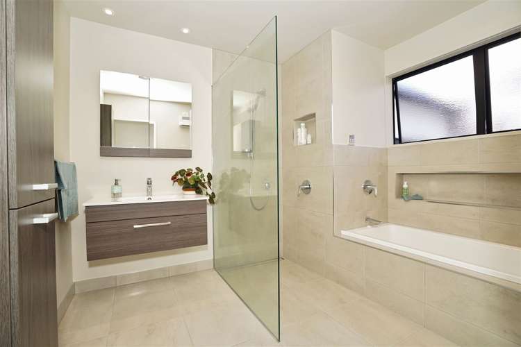 32 Ronald Court Pukete_12