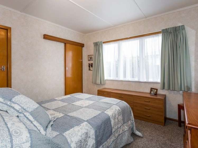 43 Menin Road Onekawa_9