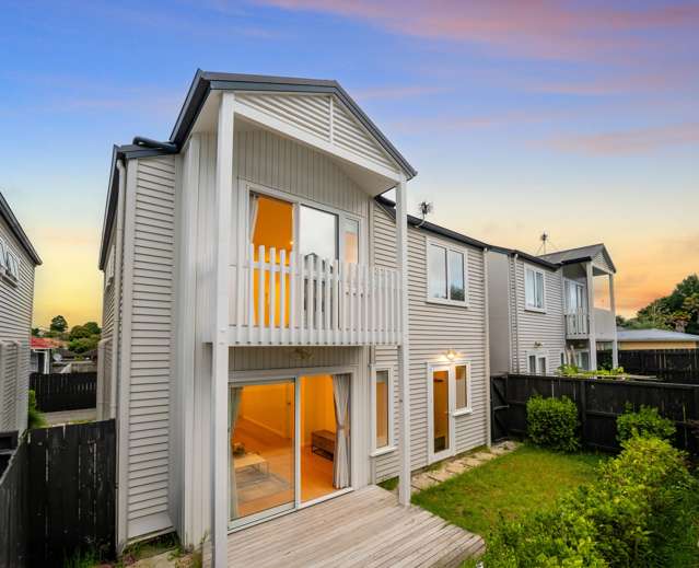 17C Holland Avenue Pt England_1