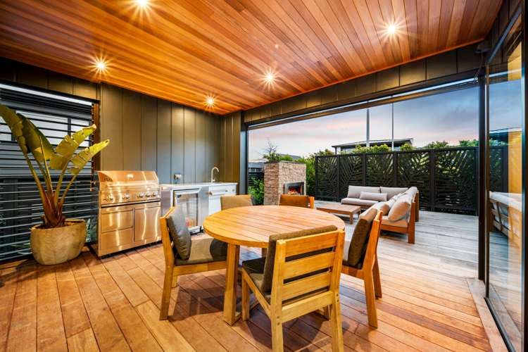 2 Hanikura Street Long Bay_11