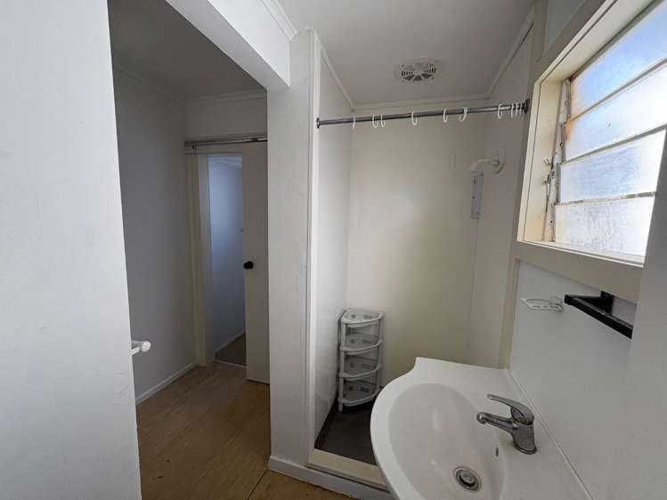 15b Robinson Avenue 2628_6